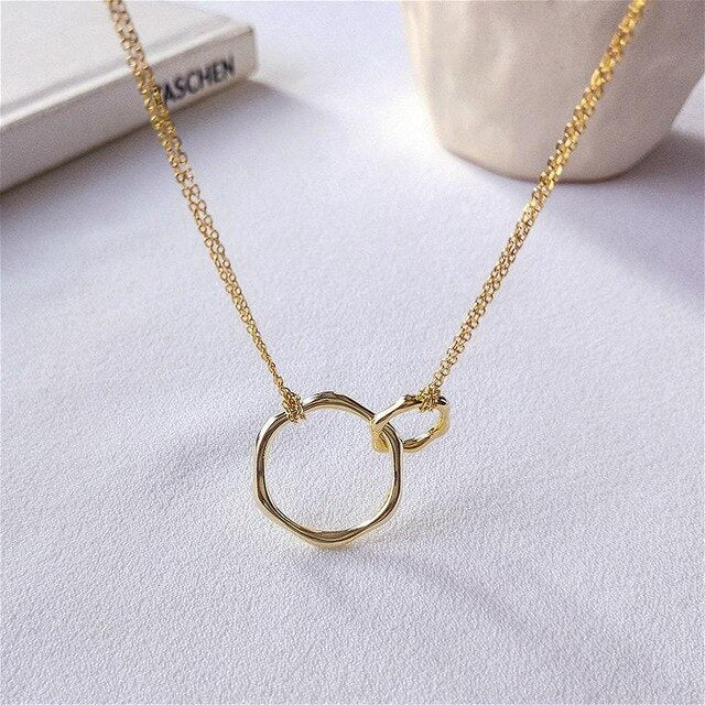 Interlocking necklace